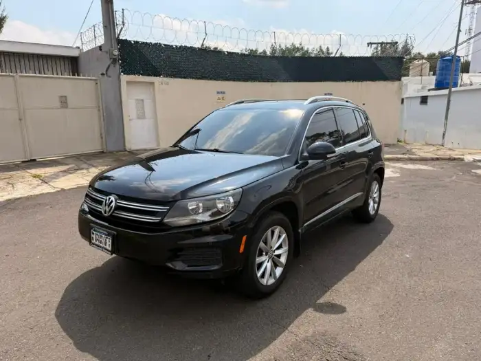 2017 Volkswagen Tiguan — 1